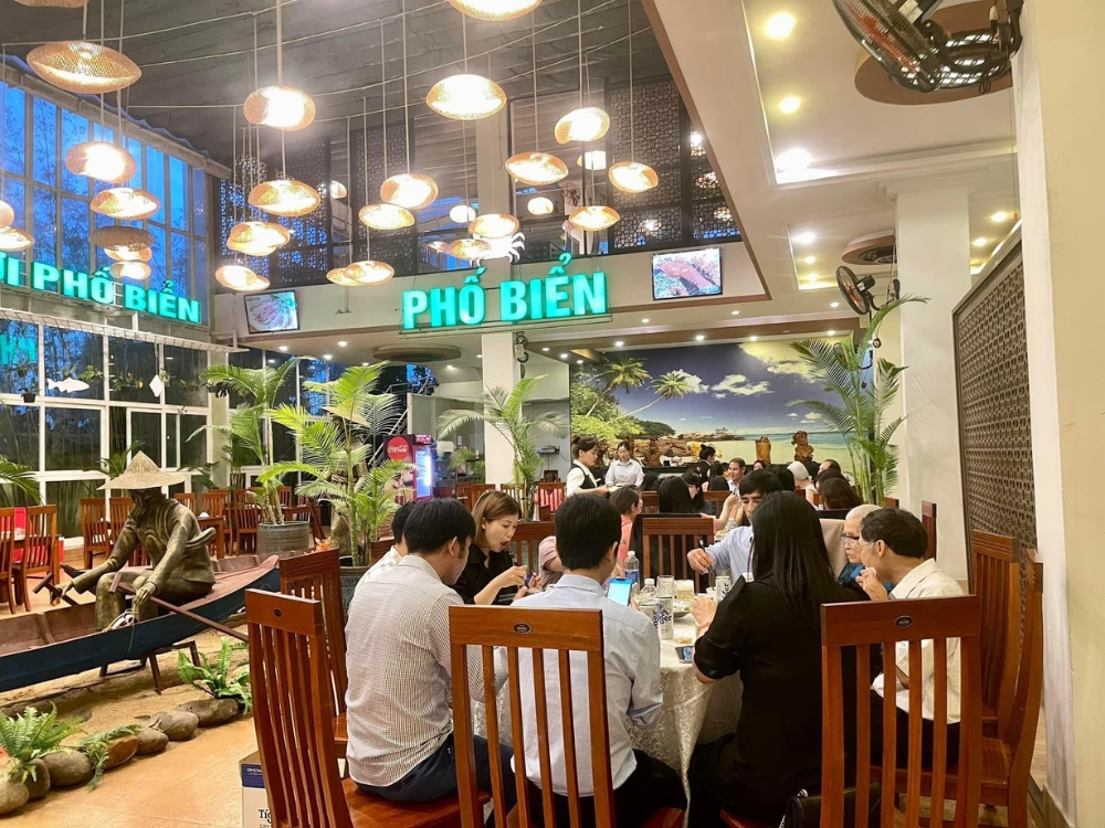 Đôi nét về nhà hàng (không gian, menu)